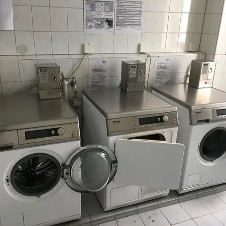 Tiny-klotzsche Apartment