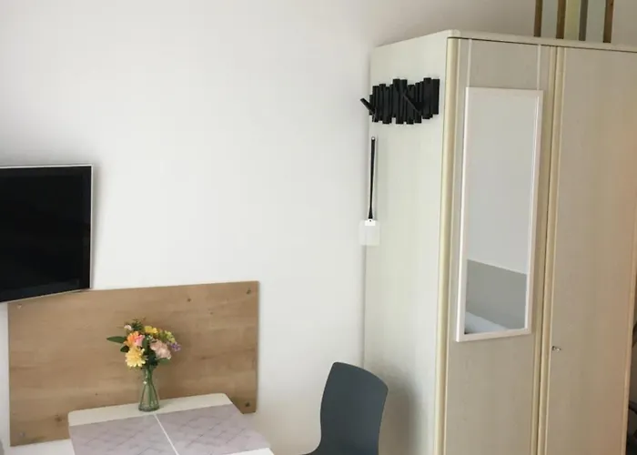 Tiny-klotzsche Apartment *